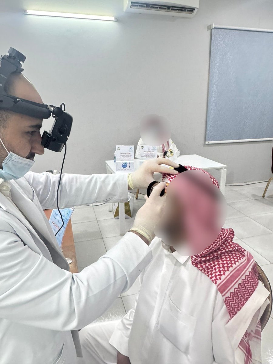 berasherh's tweet photo. نفذت جمعية البر الخيرية بعشيرة مبادرة “طمنّي عليك” بالشراكة مع جمعية يبصرون للعيون بمكة المكرمة، والتي تهدف إلى الكشف المبكر على صحة البصر وتقديم الاستشارات الطبية للمستفيدين، ضمن جهودها المستمرة في تعزيز جودة الحياة وخدمة المجتمع.

#جمعية_البر_بعشيرة #طمني_عليك https://t.co/p0XN1hNdYx