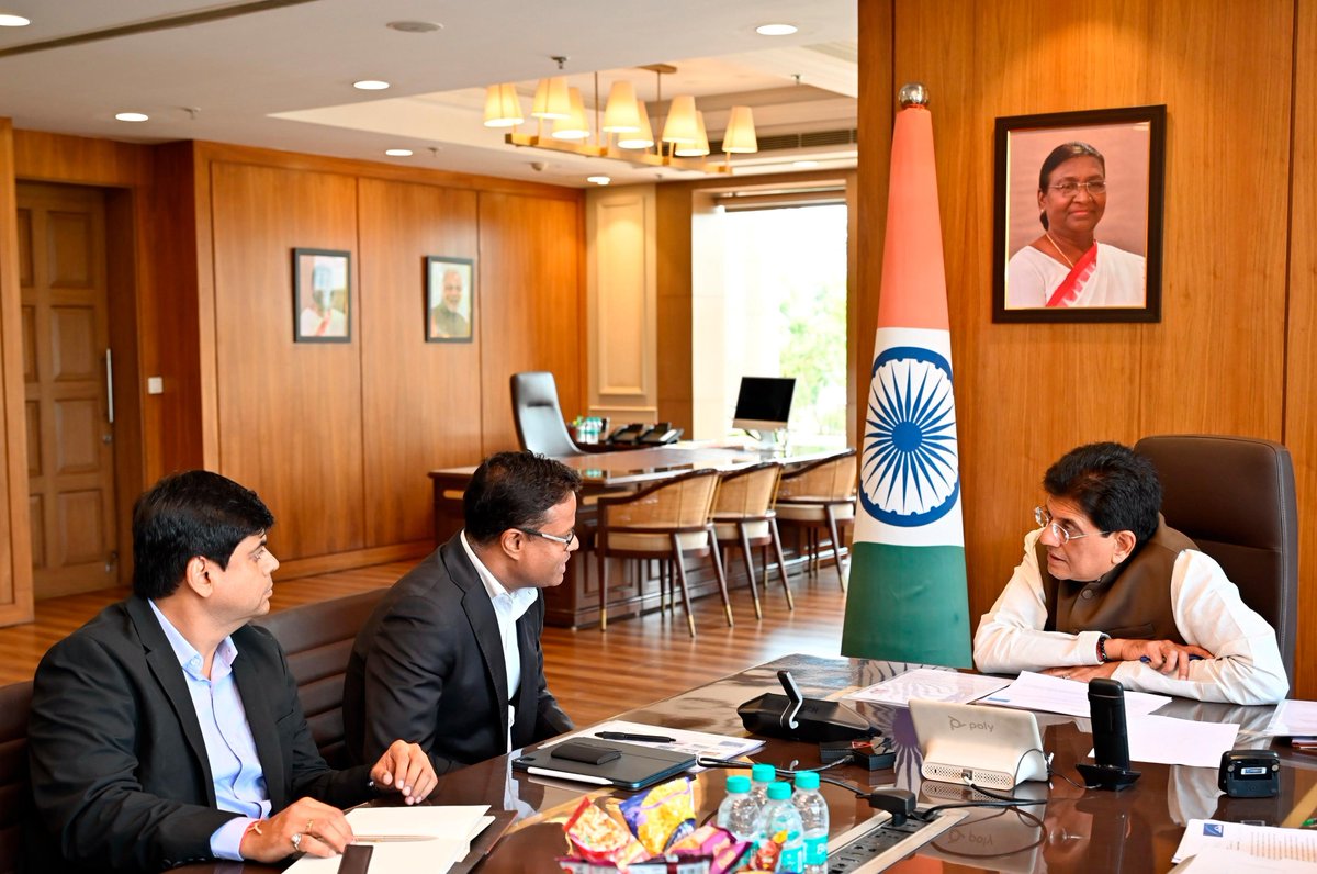 PiyushGoyalOffc's tweet photo. Minister @PiyushGoyal held a meeting with Mr. Milan Sadhukhan, MD of Linde India.

Discussions centred on the Coal Gasification Mission and ways to boost investment &amp; technology partnerships to further strengthen India's clean energy &amp; industrial ecosystem. https://t.co/iM3jQTcf2J