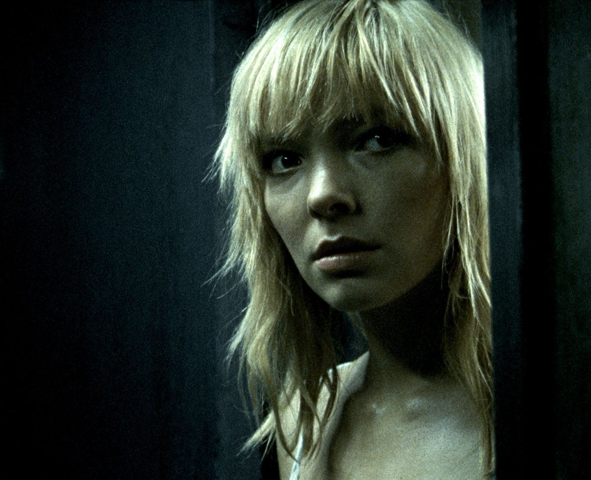 AimPublicity's tweet photo. 'What could have been a generic slasher is kept fresh by good direction & amazing location’ #ColdPreyTrilogy is ‘a must-see’… @SecondSightFilm gives it ‘their lavish boxset treatment’ #johnlprobert🏔️
#LimitedEdition #BoxSet out 6 July @SecondSightFilm
https://t.co/9WixzleZ2d https://t.co/4hE8aRJbF5