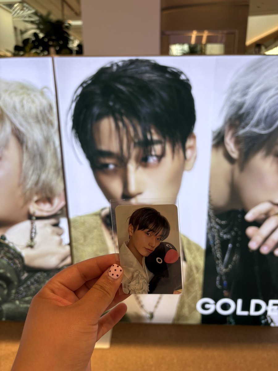 latesprngs's tweet photo. first time in seoul &amp; got lucky enough to attend an ateez pop up!! WE’RE SOOOO UP!!!!! https://t.co/3DNBfkqpZT