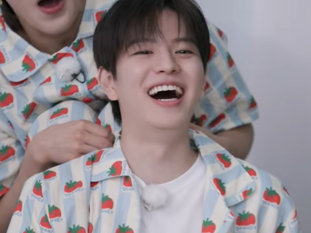 ILY_SEUNGMIN's tweet photo. 本日のスンミンさんの笑顔の撮れ高すごい🐶🍅 https://t.co/86c0mJA3z8