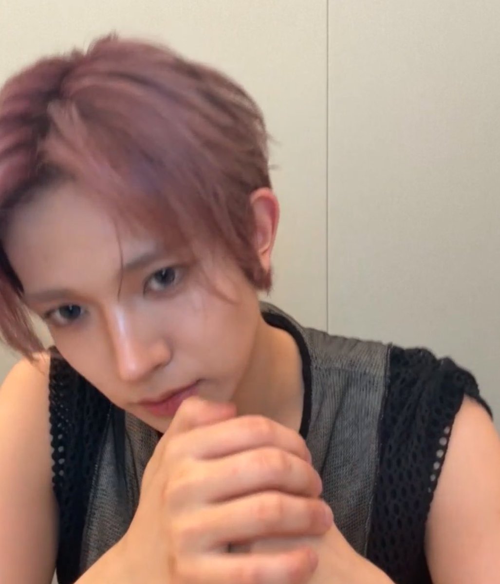 vxdyyz's tweet photo. 개잘생김.. https://t.co/3tQMnZTGMX