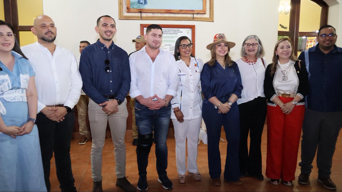 manton15's tweet photo. Desde la histórica ciudad de Gracias, Lempira, inauguramos Gracias Convoca 2026 y damos inicio al Mes de la Identidad Nacional.

Es tiempo de celebrar lo que nos une: nuestras raíces, nuestra historia, nuestra cultura y el talento de nuestra gente.

Cuando un pueblo que fortalece su identidad fortalece también su destino. 🇭🇳

#GraciasConvoca2026 #MesDeLaIdentidad #Honduras