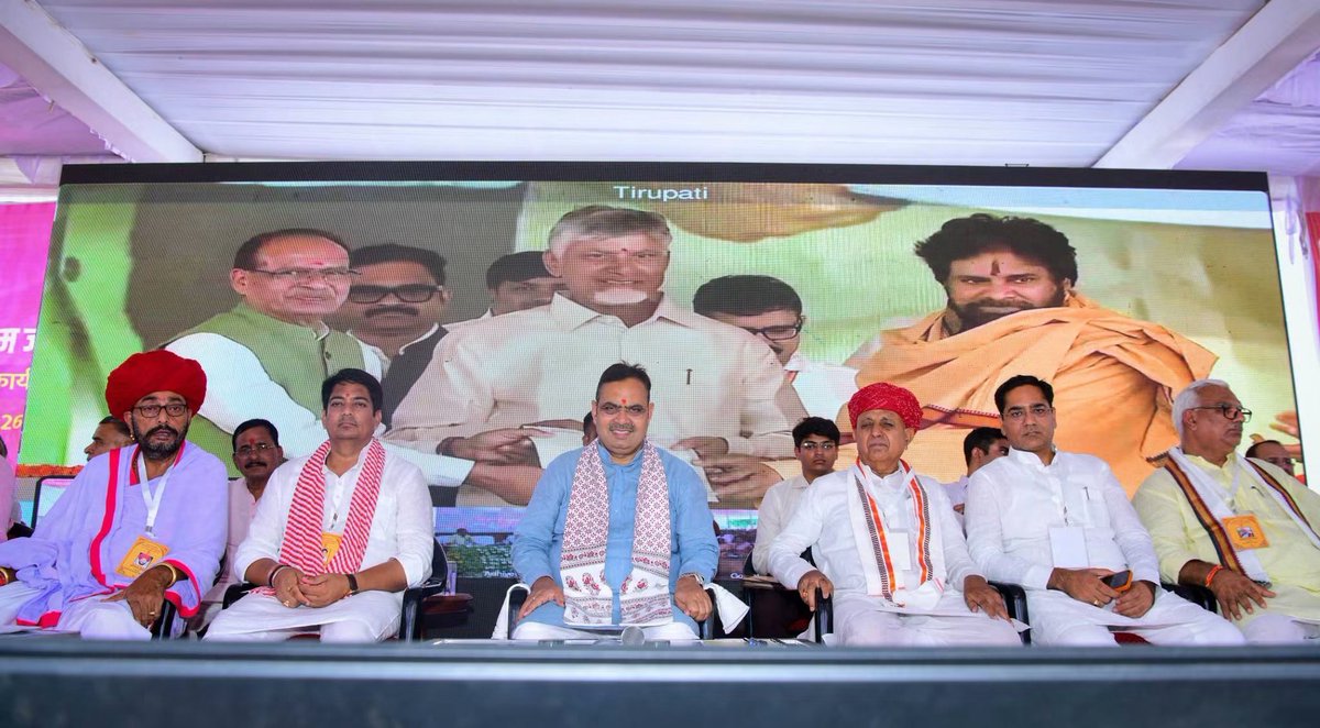 AvinashGehlot_'s tweet photo. आज ब्यावर के मसूदा में आयोजित विकसित भारत जी रामजी योजना के राज्य स्तरीय शुभारंभ कार्यक्रम में माननीय यशस्वी मुख्यमंत्री श्री @BhajanlalBjp जी की गरिमामय उपस्थिति में सम्मिलित होने का सौभाग्य प्राप्त हुआ।

इस अवसर पर माननीय केंद्रीय कृषि एवं किसान कल्याण तथा ग्रामीण विकास मंत्री श्री @ChouhanShivraj जी ने तिरुपति से वर्चुअल माध्यम द्वारा योजना का राष्ट्रव्यापी शुभारंभ किया।

#ViksitBharat #Rajasthan #Beawar #BhajanLalSharma #ShivrajSinghChouhan