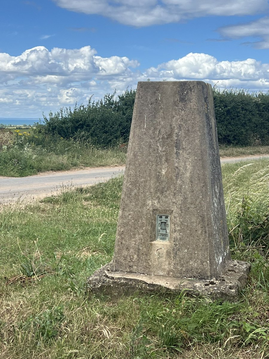 TiCLme's tweet photo. Another #trigpoint found - this one with a sea view
#TrigpointThursday @OrdnanceSurvey
https://t.co/CBT748Qgjy https://t.co/s2IylxYrxV