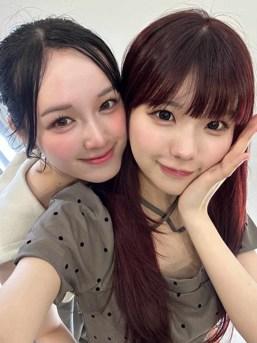 yeolmae_kono's tweet photo. ゆちおかえり🥰

 #嶋﨑結花  #加藤好実 https://t.co/sXh8isKMcV