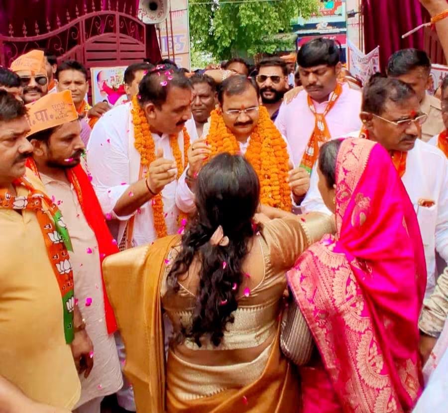 dileeppatelbjp's tweet photo. भाजपा महामंत्री उत्तर प्रदेश दायित्व के पश्चात यमुनानगर (प्रयागराज ) जिले में प्रथम आगमन पर पार्टी कार्यकर्ताओं  ने जोरदार स्वागत किया। 

देवतुल्य कार्यकर्ताओं के स्नेहपूर्ण स्वागत से मैं अभिभूत हूँ।
@BJP4India @BJP4UP @BJPKashiKshetra @blsanthosh @narendramodi @PMOIndia @NitinNabin @PMOIndia