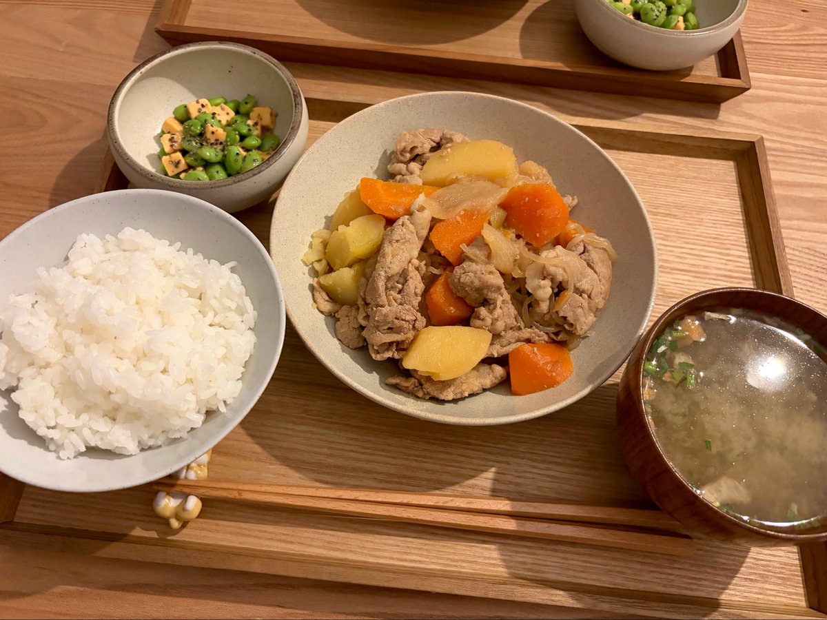 _________m89's tweet photo. 今日の夜ごはん、肉じゃが
いつもより遅くてお腹空いてたからか？
今までで1番美味しく感じた！笑
枝豆に明太チーズも合う https://t.co/OYPQS8nv3a