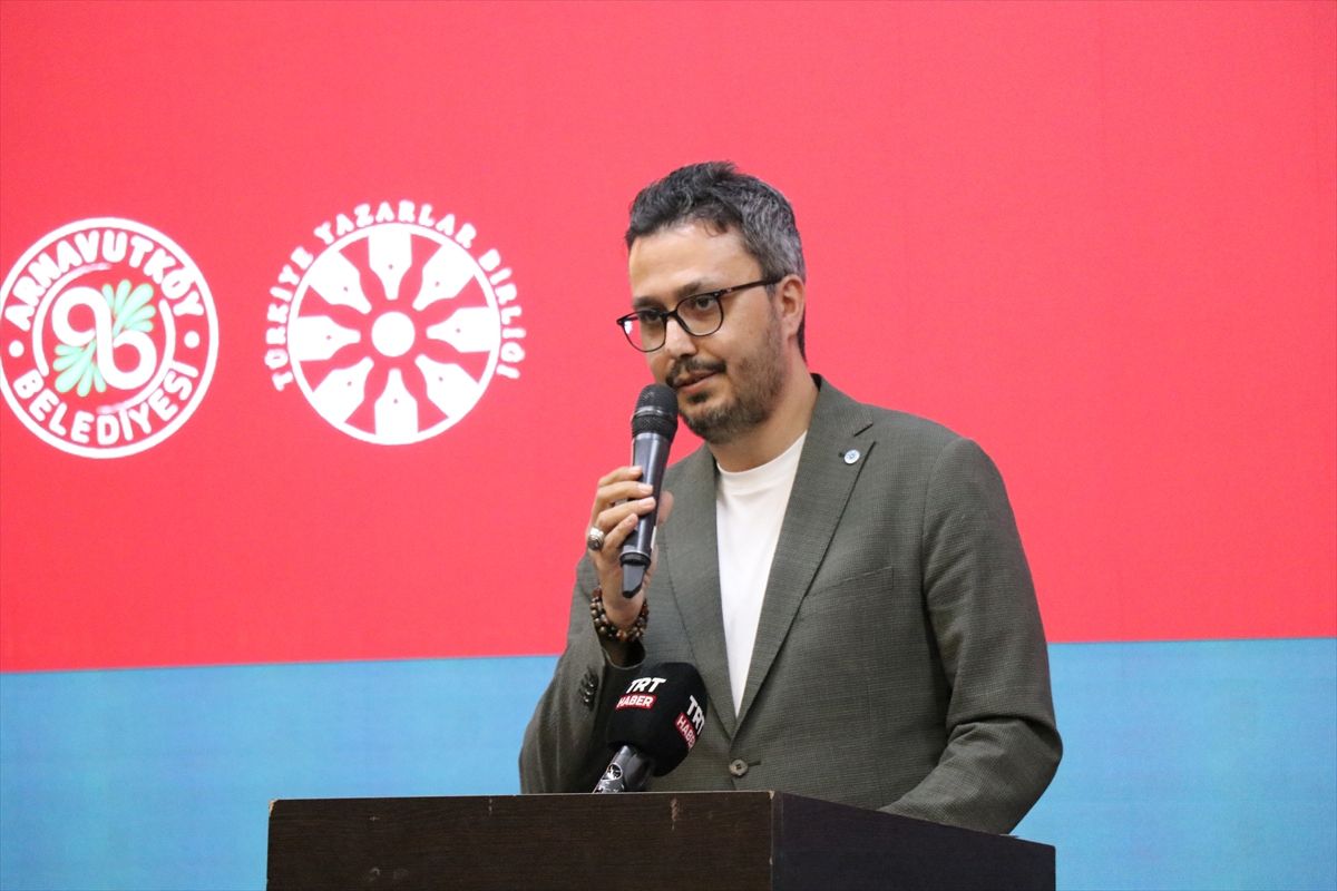 TYB1978's tweet photo. Türkiye Yazarlar Birliği, yorgunluk atmak, enerji toplamak ve zihinsel gelişimi sürdürmek adına çocukların ve gençlerin ellerinden düşüremeyeceği kıymetli eserleri işin erbaplarına danışarak bir araya getirdi...

🔗https://t.co/hKExb7uaJ9

#BasındaTYB @Haber7 https://t.co/Aysl7ZQEhT