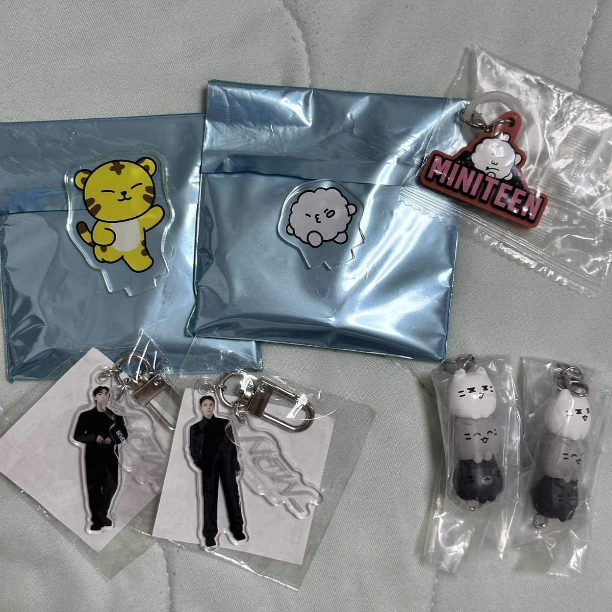 7104j's tweet photo. MINITEEN SEVENTEEN 買取 交換 カプセルトイ

【譲】 1枚目（チャームグミなし） 2枚目もあり

【求】 買取（定価＋送料） or 同種異種ジョンハンと交換
多少のお値引き🉑

郵送希望
7/5大阪POP-UPのみ手渡し可能
お気軽にdm、コメントください📝
纏めて買取優先 https://t.co/1kqS93sOJG
