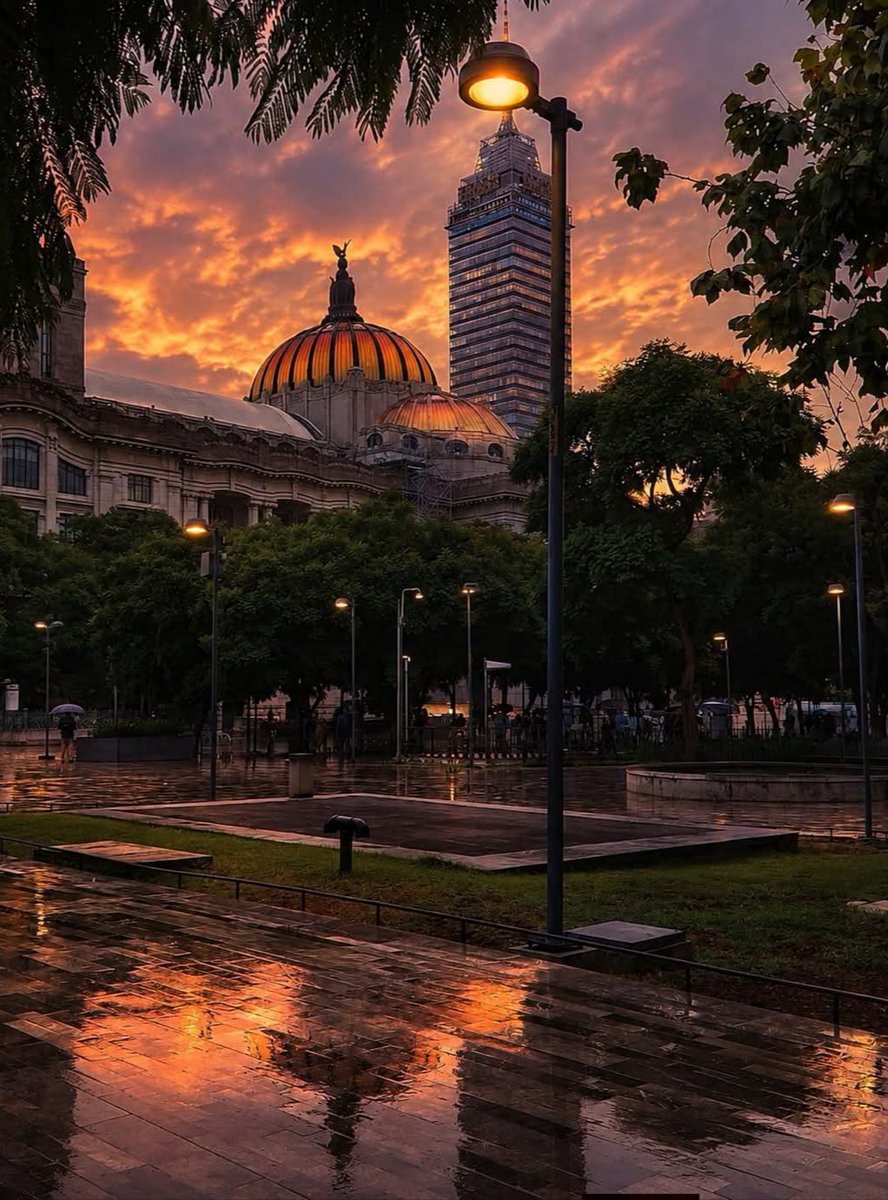 Meminehappy's tweet photo. DESPUÉS DE LA LLUVIA AL AMANECER . . . 

"EL PALACIO DE LAS BELLAS ARTES Y LA TORRE LATINOAMERICANA"
CDMX 😃😊🇲🇽 

☺️🌞☕👍 https://t.co/5347R4O6H6