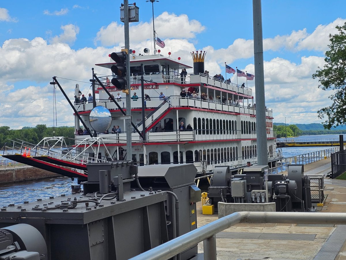 StPaulUSACE's tweet photo. Smooth sailing as this beauty locks through our Lock and Dam 5, located in #MinnesotaCity, #Minnesota.The #MississippiRiver never disappoints. ❤️

Share your photos!
#BuildingStrong
#USACEMVD https://t.co/r1BqaZRbzk