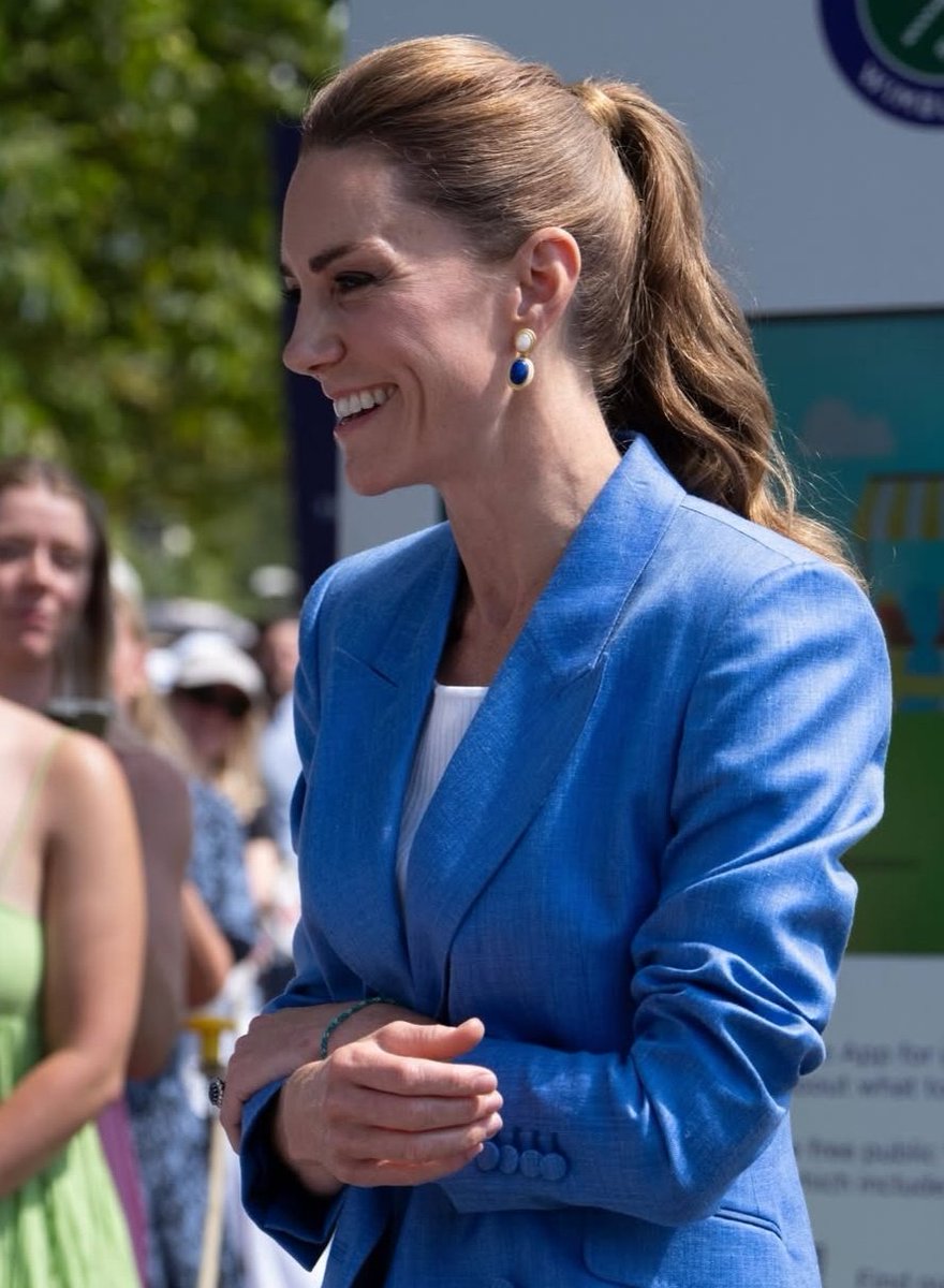 Modernitgirl's tweet photo. #PrincessofWales x #KateMiddleton spotted at #Wimbledon https://t.co/fwbud75LpW