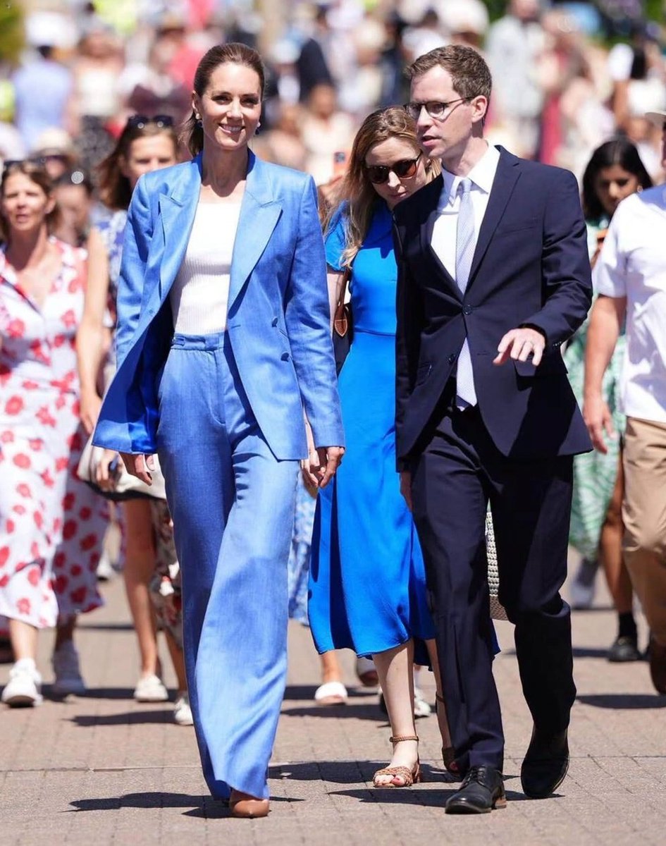 Modernitgirl's tweet photo. #PrincessofWales x #KateMiddleton spotted at #Wimbledon https://t.co/fwbud75LpW