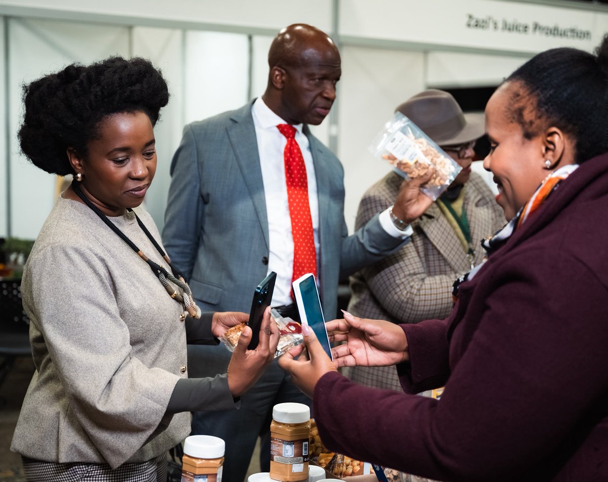 VuyiswaRamokgop's tweet photo. Together, we’re building a competitive and inclusive agroprocessing economy.
 #GrowingGautengTogether #NewLeadersAtWork #AgroProcessing2026 https://t.co/OWCsiuXhiB