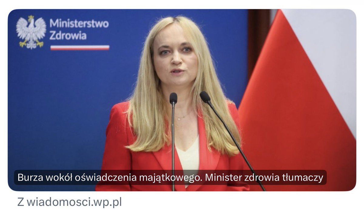MiMichalewicz's tweet photo. Ktoś może pomyśleć, że osoba na zdjęciu to zwykła urzędniczka.
Jednak jest to kobieta posiadająca niezwykle niebezpieczną wiedzę i dlatego państwo polskie ubłagało ją, żeby w trakcie pełnienia obowiązków ministra zdrowia nie konkurowała z systemem.
Cena: pół miliona złotych.😜🙈 https://t.co/tQiPzxCqxm