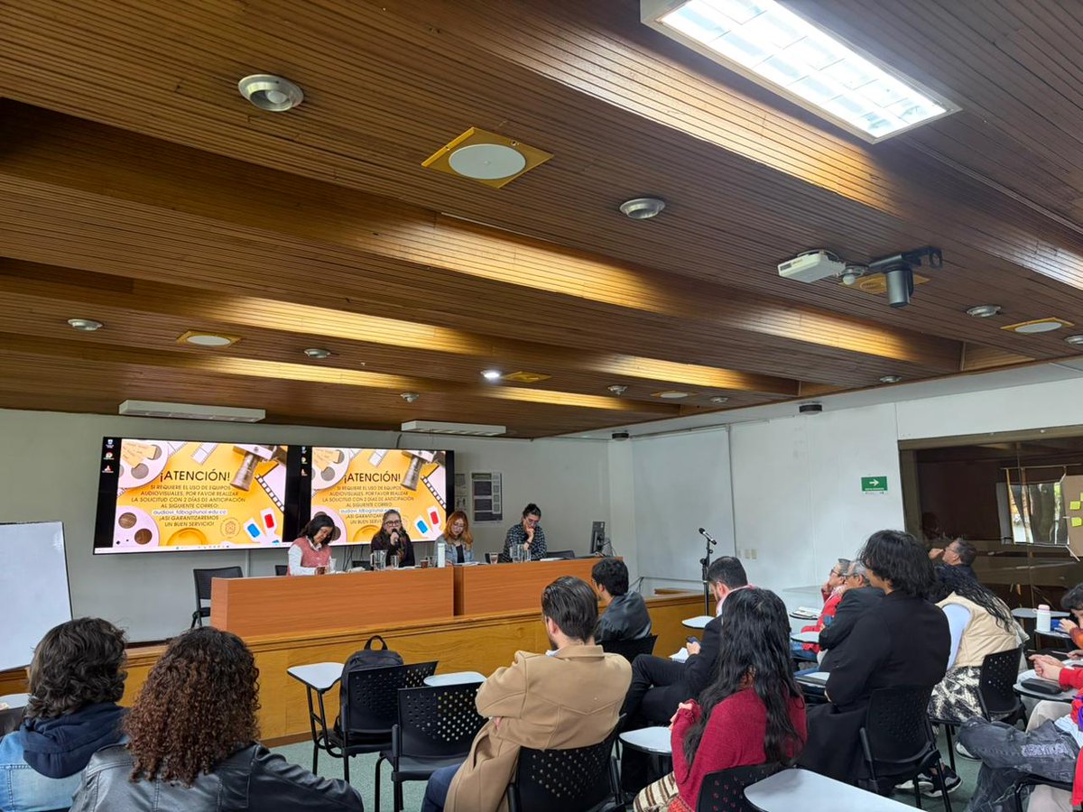 ilsacolombia's tweet photo. 📚El pasado 30 de junio, en la @fdcps_unal realizamos el foro Diálogos de saberes: a cinco años del estallido social. Se contó con la participación del Comité de expertos ad hoc que investiga las violaciones a DDHH entre 2019 y 2021, la campaña Objetivo Libertad🧵⬇️ https://t.co/Lf5rAf0n7p