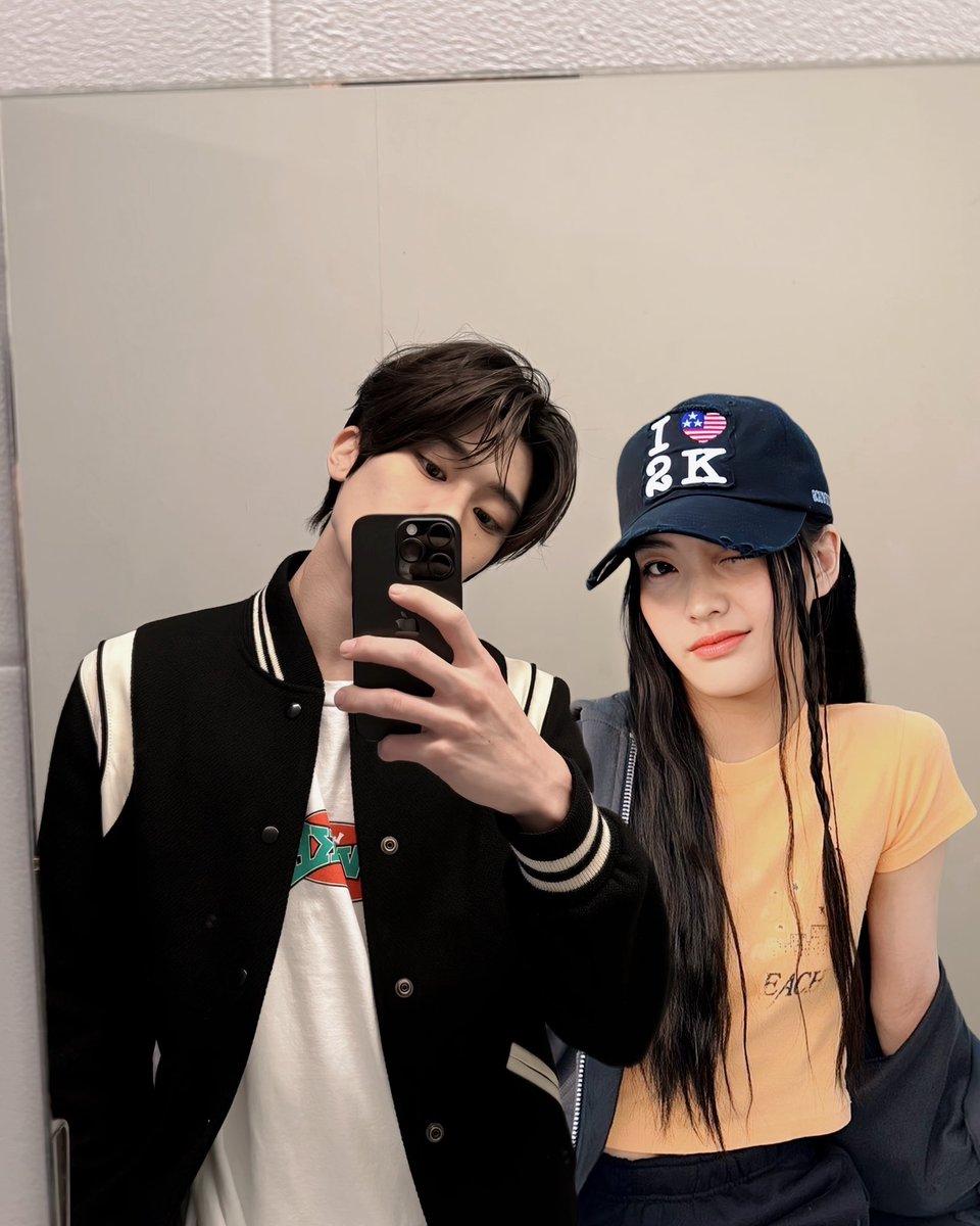 Hidden08Iroha's tweet photo. kau pilih https://t.co/u7WqsfOpQS