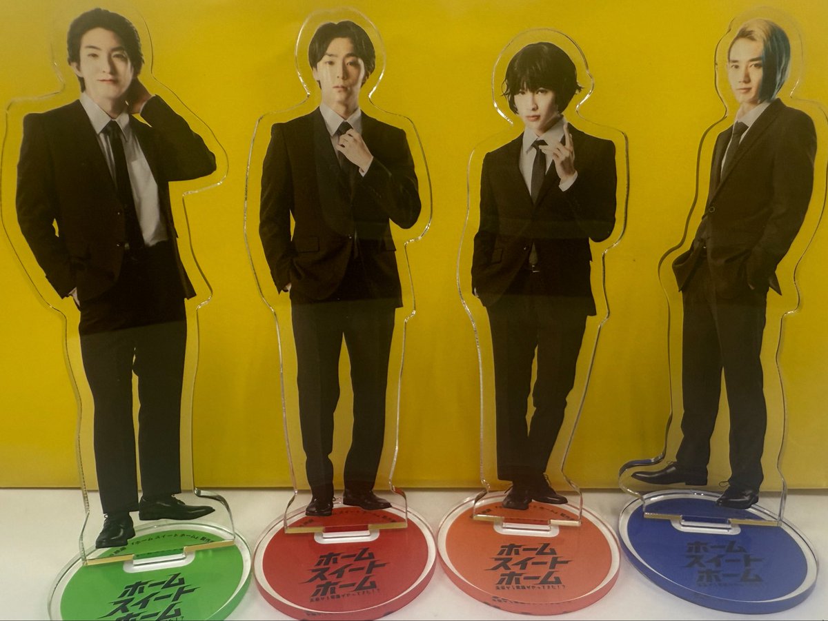 stars_mall's tweet photo. 映画『#ホームスイートホーム』グッズ🍘

スーツ姿のアクスタは劇中衣装のアクスタとは違う魅力が…✨✨

4人分並べてもとてもかっこいいので
ぜひチェックしてみてください🙌

https://t.co/KgUAqJuHbm

#八村倫太郎（WATWING）
#増子敦貴（GENIC）
#駒木根葵汰
#前田公輝 https://t.co/wBQVMGExrg