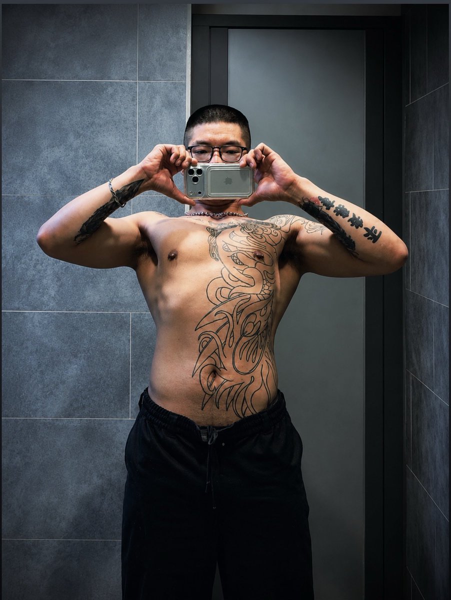 phuc14th05's tweet photo. Vitamin Gym ^^

 Da ngâm nên dâm ^^ https://t.co/GpwyvVv0nC