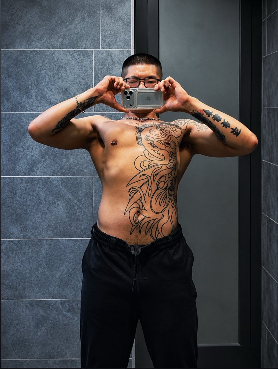 phuc14th05's tweet photo. Vitamin Gym ^^

 Da ngâm nên dâm ^^ https://t.co/GpwyvVv0nC
