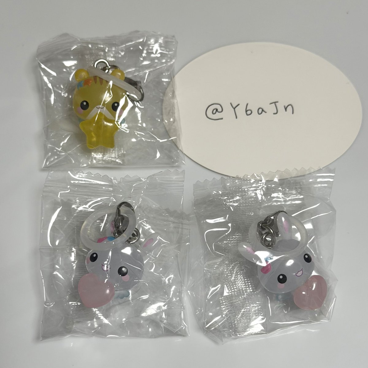 Y6aJn's tweet photo. @1 交換 ｜平成ファンシーキャラクターズ　めじるしアクセサリー

譲 ✦ フワフワらびちゃんA、C
求 ✦ まじかるみゅーちゃんA×2 > なっとうちゃん

お気軽にお声がけください♩ https://t.co/B1jXaVTtkZ