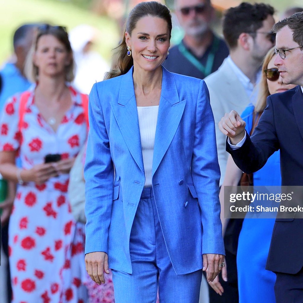 Sapphireblues3's tweet photo. The Princess of Wales today at Wimbledon.
#PrincessofWales #PrincessCatherine #Wimbledon https://t.co/3NsatMtl4B