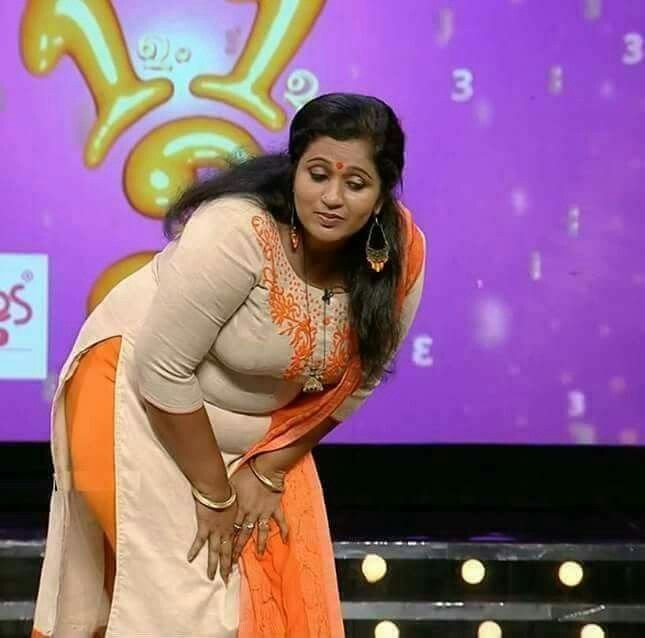 notai_justhuman's tweet photo. , that creative camera man. Went around the world to learn the skills and finaally caught the momentt..

That pose and communication between model and photographer..

அடேய் நீ தாண்ட அமெரிக்கா அதிபரு!

In frame - random beauties ! https://t.co/FdFa2Xtlat