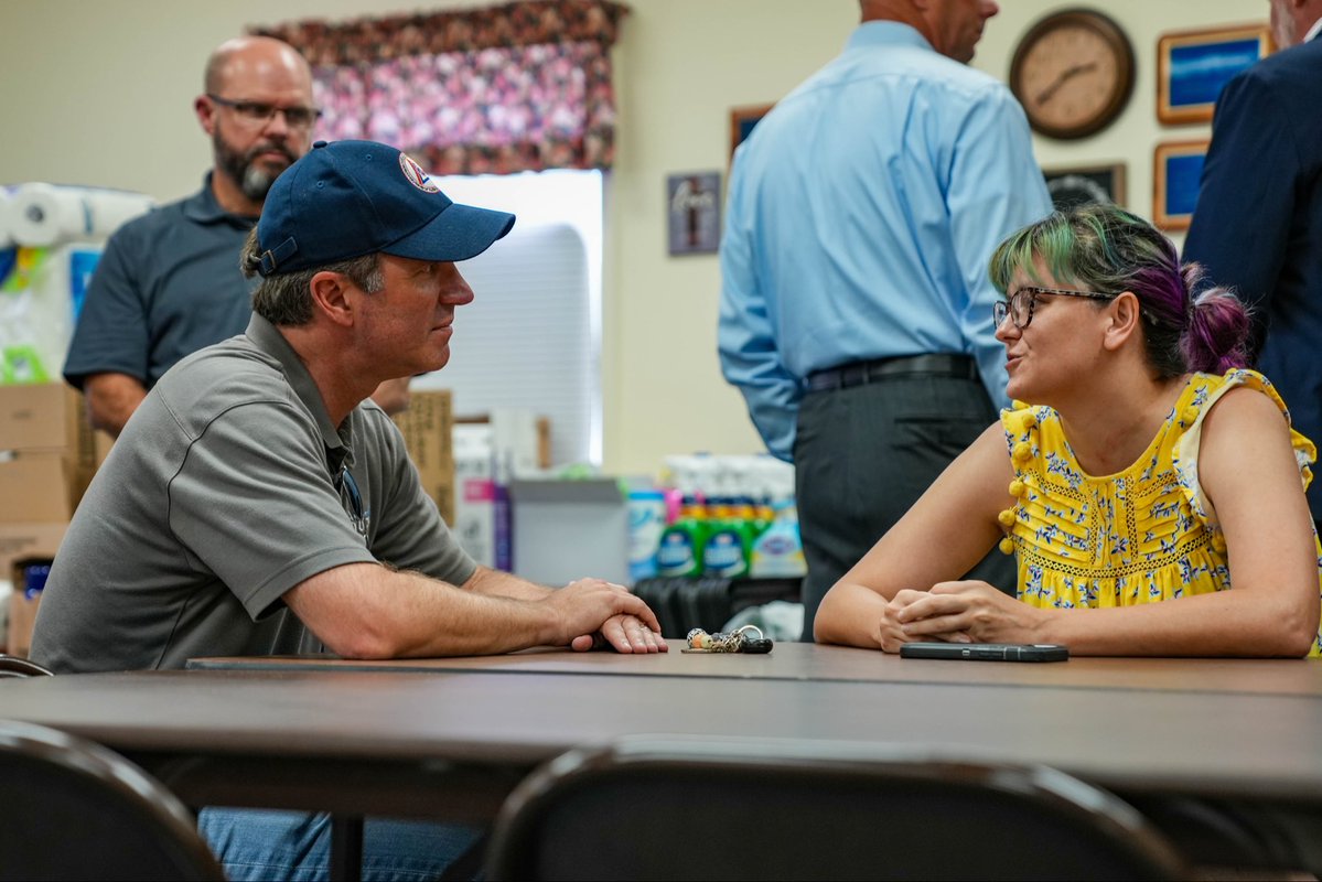 AndyBeshearKY's tweet photo. If you want to help and are able, you can donate to the Team Kentucky Emergency Relief Fund. Every dollar goes directly to survivors as we work together to recover and rebuild.   

https://t.co/J9hoTLvbpY  2/2 https://t.co/QFhTdJg9cM