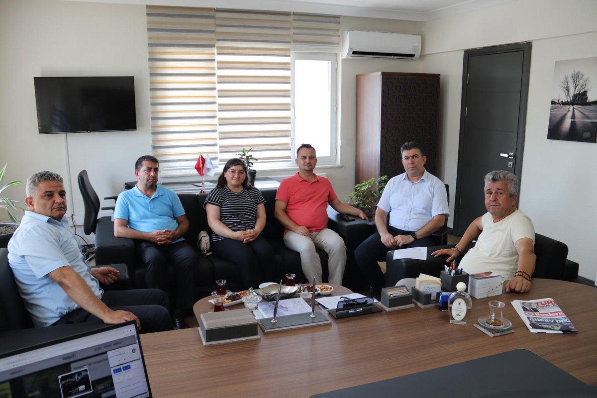 DsmBandirma's tweet photo. T.C. Adalet Bakanlığı ile Çalışma ve Sosyal Güvenlik Bakanlığı Arasında Hükümlü ve Yükümlülerin İş Birliği Protokolü kapsamında Taşra Yürütme Toplantısı Bandırma Açık Ceza İnfaz Kurumu sekretaryalığında Bandırma Denetimli Serbestlik Müdürlüğünde gerçekleştirildi. https://t.co/ocMkTYn7Xe