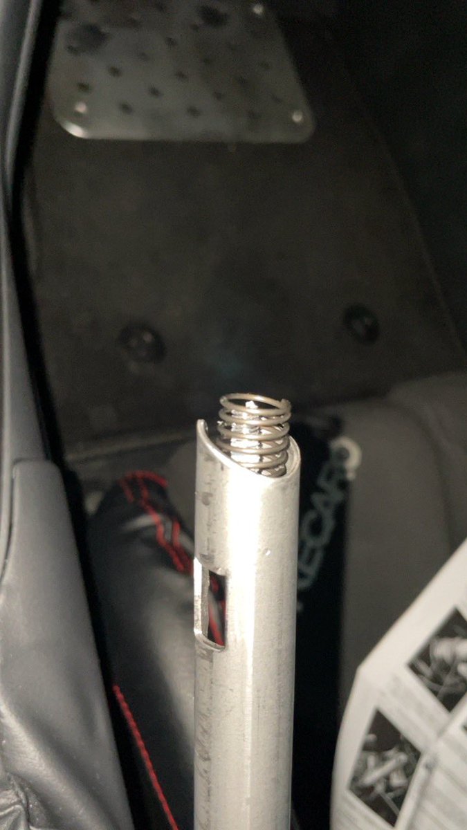m20b_2's tweet photo. 週末まで我慢できずに換えたった🔧

完全なる自己満パーツ

1mmも速くならんし良く止まるわけでもないw

でもいいんです！ https://t.co/PtbZGILusv