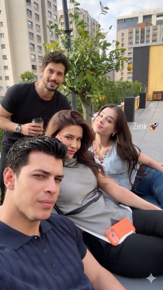 mica_swiift's tweet photo. @nowtvturkiye @Yeralti_Dizi #AlCey #Pasmel ❤️🩹🫂 https://t.co/i7lIPHGUP5