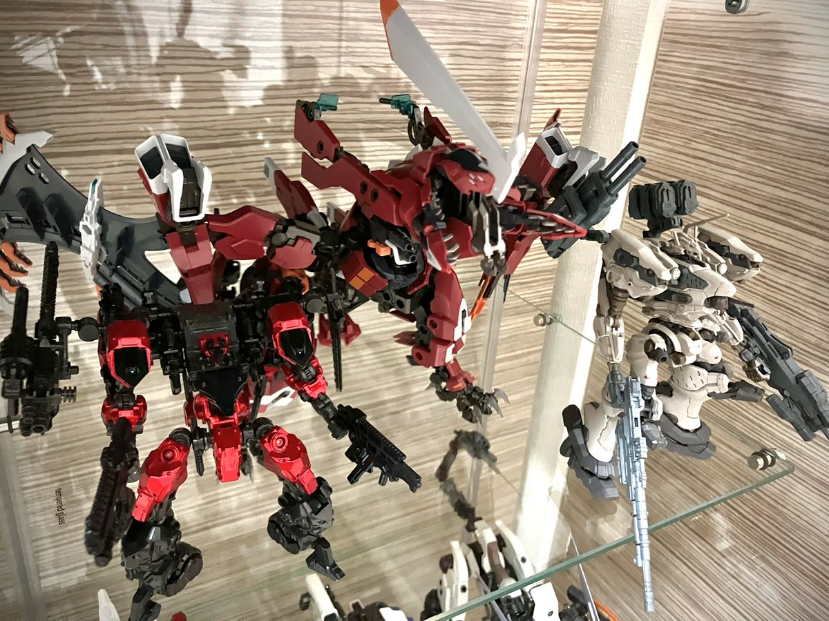 ReysyuPhoto's tweet photo. アグニレイジ場所を取りすぎる https://t.co/VktSZakiNu