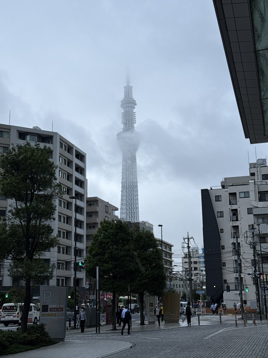 KumaYTory's tweet photo. 今日のスカイツリー
私の涙で曇らせてみせる⁉️ https://t.co/UU2fnZgYiz