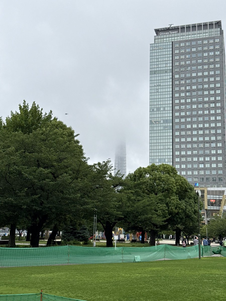 KumaYTory's tweet photo. 今日のスカイツリー
私の涙で曇らせてみせる⁉️ https://t.co/UU2fnZgYiz