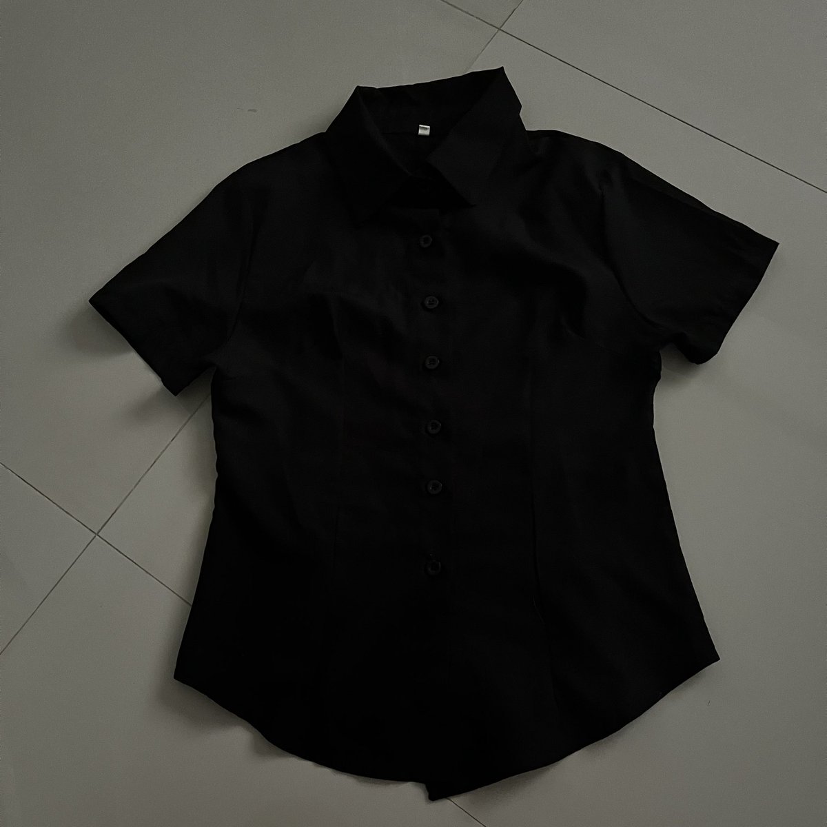 _kmkln's tweet photo. เสื้อเชิ้ตสีดำรัดรูป สวยมาก 30.-

#เสื้อผ้ามือสอง #ส่งต่อเสื้อผ้ามือสอง #โล๊ะตู้เสื้อผ้ามือสอง #ส่งต่อ #โล๊ะตู้ https://t.co/YbFM9BpN32