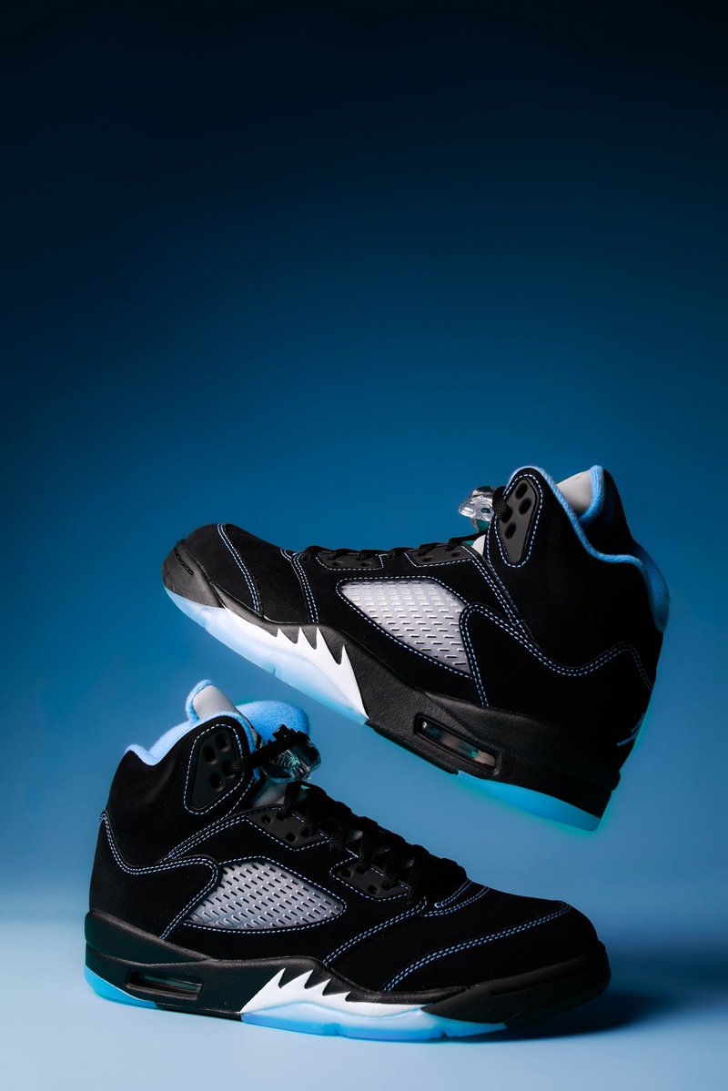 SOLELINKS's tweet photo. Ad: Daily restock: Air Jordan 5 Retro OG ‘Black Carolina'

Finish Line:https://t.co/0U5Ydor2ES
JD Sports:https://t.co/hgQSzjyNaI https://t.co/3b8yFvT4zj