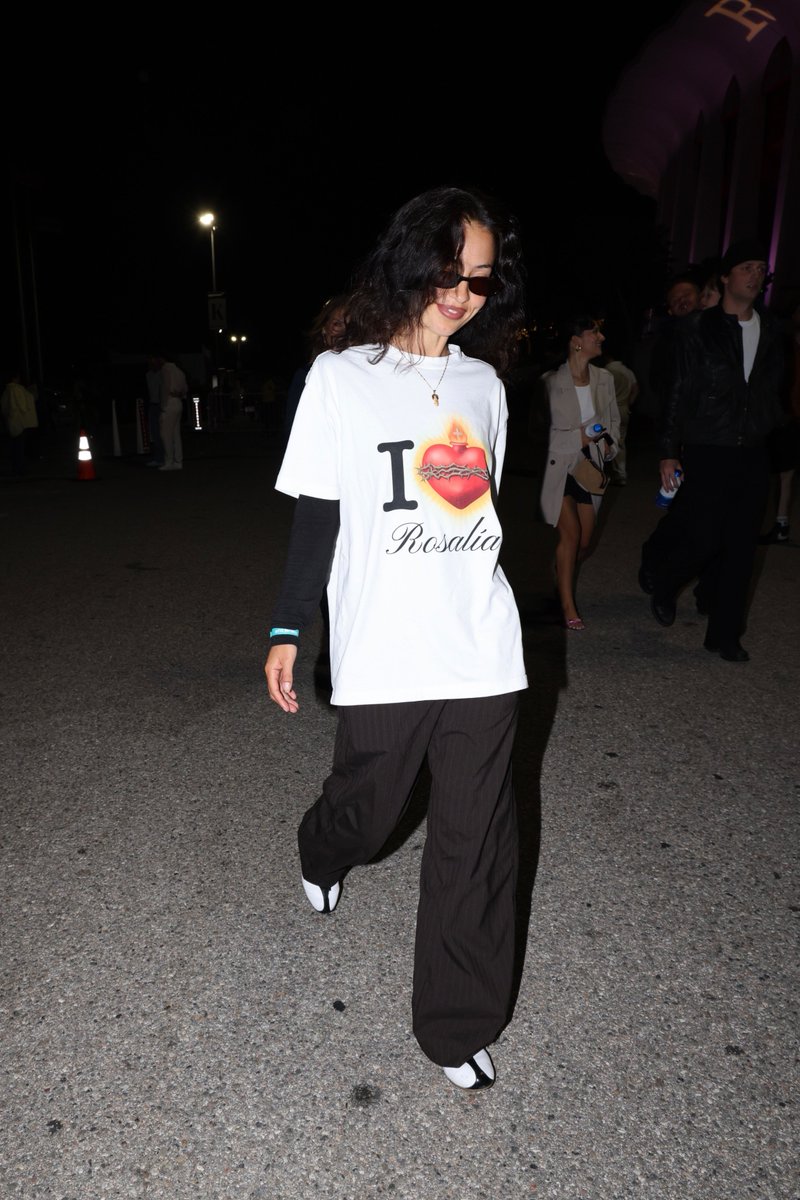 metgalacrave's tweet photo. Alexa Demie was spotted attending night two of the LUX Tour. https://t.co/uvBW2hRIkd