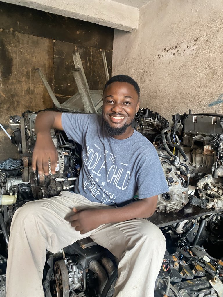 unclefiifii's tweet photo. Chilling with 25 engines and others. https://t.co/qWu8CCz7nu