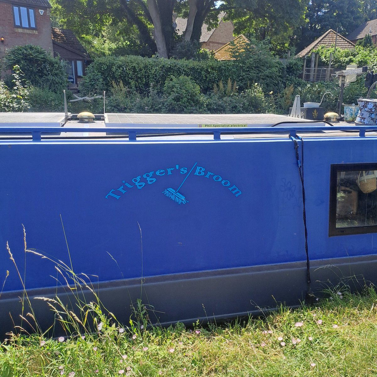 HardcoreNostal1's tweet photo. See this on dog walk just now!
"Alright Dave"
#IYKYK
#OFAH https://t.co/Dw1fLKPECE