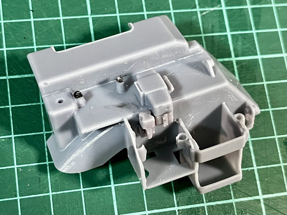 G2F_'s tweet photo. リアのインナーフェンダーは、レクチファイアもCDIのカプラーまで再現してんけど、こーゆー細かすぎるパーツを出力する時は積層ピッチを0.025ぐらいにしたったらもっとキレイに出せんのかなぁ？
#バイク
#ホンダ
#モトコンポ
#鳥山明
#mac
#fusion360
#3dモデリング
#老眼殺し https://t.co/VwbcpqEpop