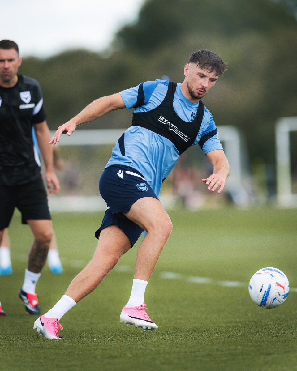 OUFCOfficial's tweet photo. Putting in the work. 👊 https://t.co/3sx9TYOgzn