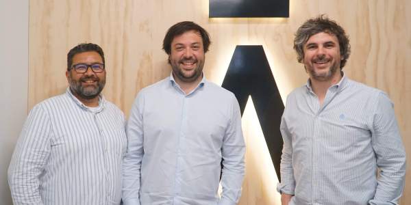 laccent's tweet photo. Les cares d'Aticco, l'empresa que acomiada per parlar català: Gabriel Espín (CEO), Franz Palleres (CSO) i Juan Carlos Morales (CFO) https://t.co/0RtZpFO8xA