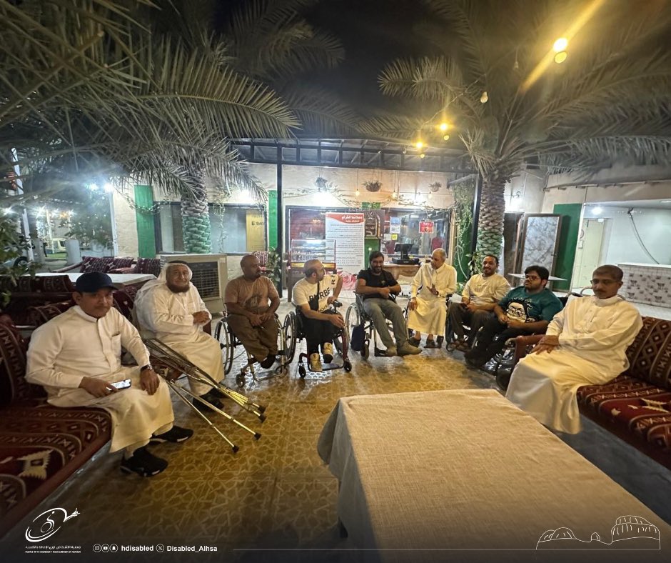 Disabled_Alhsa's tweet photo. انطلاقًا من أهمية تعزيز التواصل، اجتمع عدد من الأشخاص ذوي الإعاقة الحركية في لقاء بمتحف ومطعم الدار القديمة بالمنصورة،تبادلوا خلاله الخبرات والأفكار، وناقشوا مبادرات نوعية تُسهم في تمكين الأشخاص ذوي الإعاقة الحركية وتعزيز مشاركتهم المجتمعية،ويؤكد هذا اللقاء أهمية بناء بيئة داعمة تعزز التواصل والاندماج، وترسخ دور الأشخاص ذوي الإعاقة الحركية كشركاء فاعلين في المجتمع.

#جمعية_ذوي_الإعاقة_بالأحساء