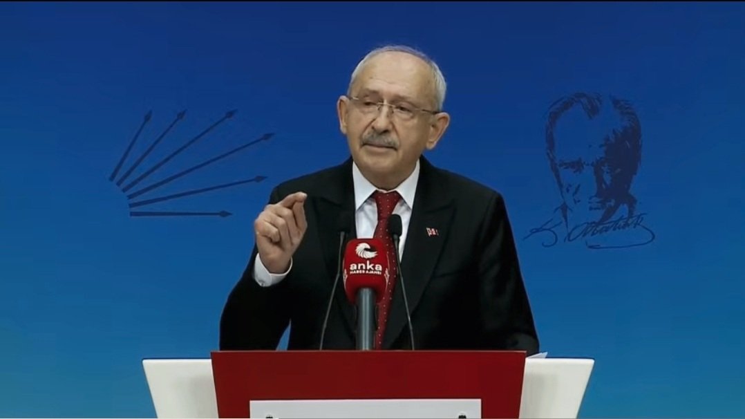 bulentgrsy's tweet photo. Hiç kimse unutmasın:

Cumhuriyet Halk Partisi
Devlet aklının kurucu taşıyıcısıdır.

Kemal Kılıçdaroğlu

CHP Genel Başkanı

@herkesicinCHP https://t.co/JhnaAIntHn