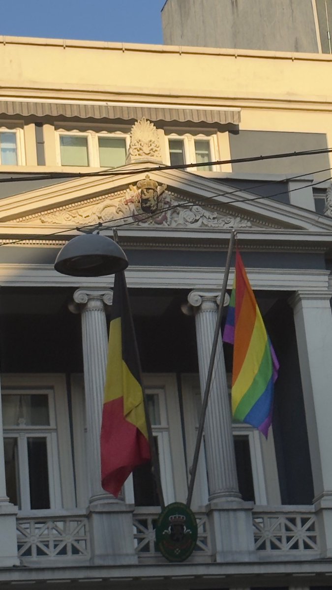 tugberk37's tweet photo. SKANDAL!

Belçika’nın İstanbul’da bulunan konsolosluğu LGBT bayrağı astı.

Derhal bu rezalete son verilmeli, müslüman mahallesinde salyangoz sattırmayız.

Gören herkes RT yapıp, yetkililere ulaştırsın. https://t.co/hlVO2D01bH