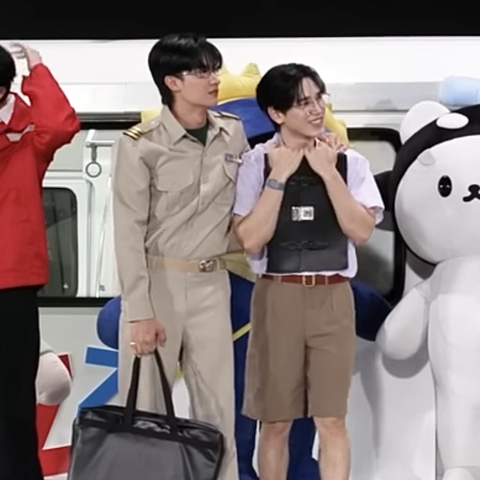 heypixv's tweet photo. บ่กล้าบอกครู                        แต่หนูกล้าบอกอ้าย https://t.co/wc0SnL6eZz