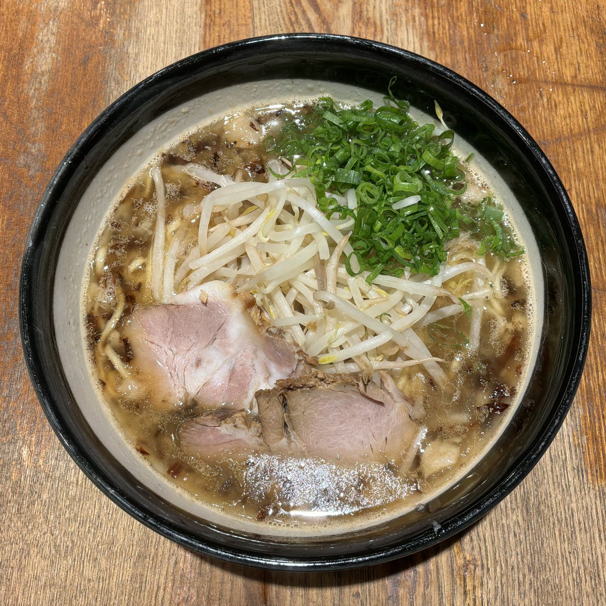 watanabejuan's tweet photo. 明日から「渡なべ」で、限定「ちゃぶ屋2026 渡なべver.」を始めます。森住さんから譲り受けたレシピで作った「ちゃぶ屋1996」をベースに、その枠を壊さないように（越えないように）作り替えました。森住さん風に言えば、リメイクしました。再構築ではなく、リメイクです。7月末までの予定です。 https://t.co/9YQ19yPjAY