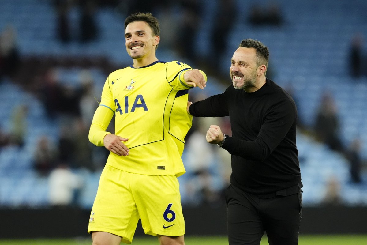 ActuFoot_'s tweet photo. 🚨 La saison passée, TOTTENHAM A FRÔLÉ LA RELÉGATION ET A TERMINÉ 17ème DE PREMIER LEAGUE 🏴󠁧󠁢󠁥󠁮󠁧󠁿… 😰

Sans disputer la moindre Coupe d’Europe la saison prochaine, le club a réussi à attirer de nombreux joueurs. ✅

Vous pensez qu’ils seront capables d’accrocher une place européenne voire le top 4 de Premier League ? 🤔