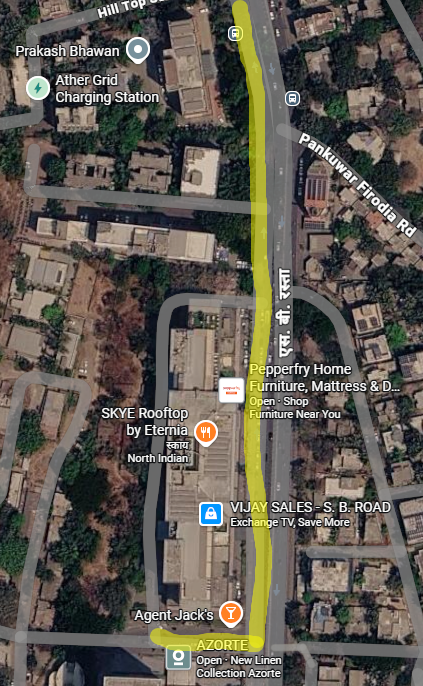hemya's tweet photo. @PuneCityTraffic  Daily no parking violation outside   @pavillionpune . 
Also see yellow section in map of SB Rd  from Vijay Sales opposite the mall upto @MSEDCL Prakash Bhavan - Cars parked blatantly under NO PARKING signs and two wheelers on the wrong side. What are you doing ? https://t.co/LDhQ7quTS3